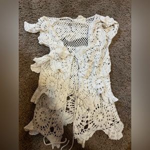 Beautiful knitted front tie top. Size M